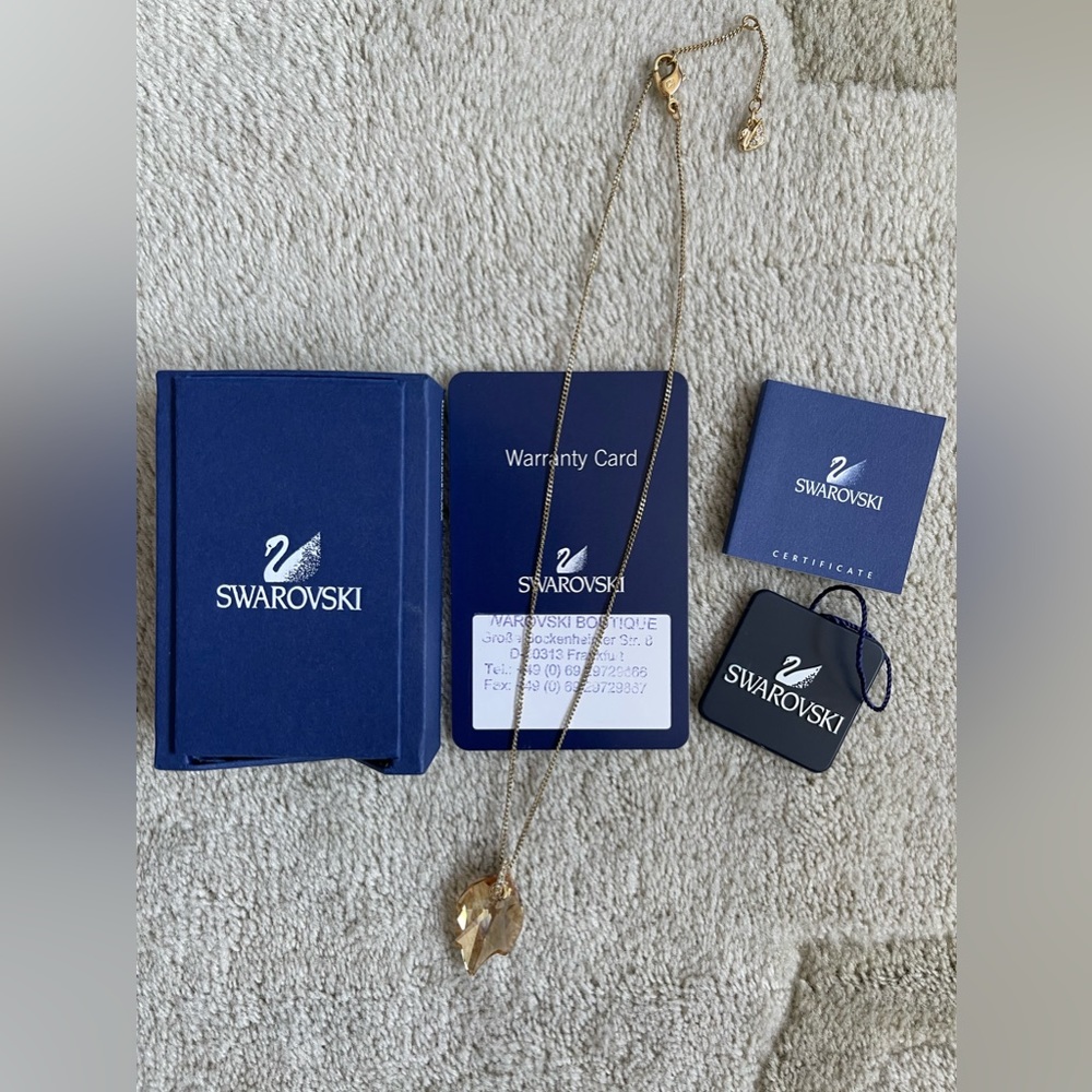 Swarovski leaf pendant - Picture 7 of 13